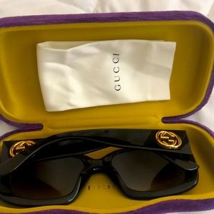GUCCI sunglasses *new* never worn